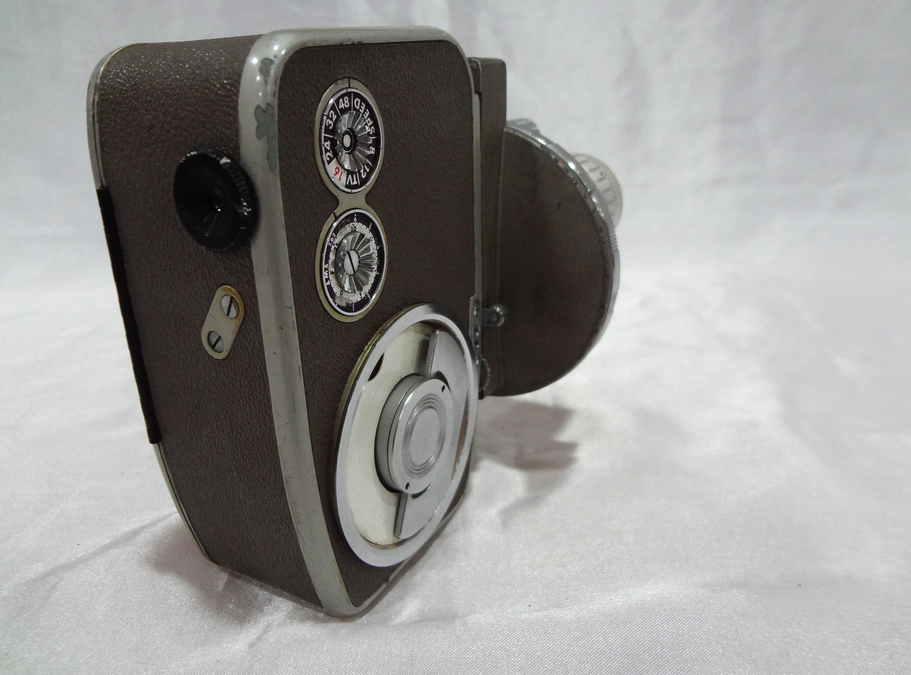 CINEMAX-8 TRIAUTO ３本ターレットレンズ付き 1960/昭和35年/瓜生精機/Cinemax 8E AUTO ZOOM/TTL測光/光学3倍